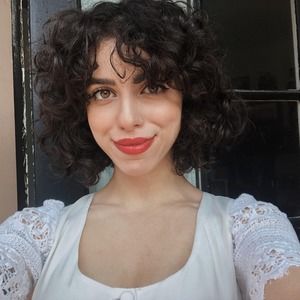 Meet your Posher, Daniela